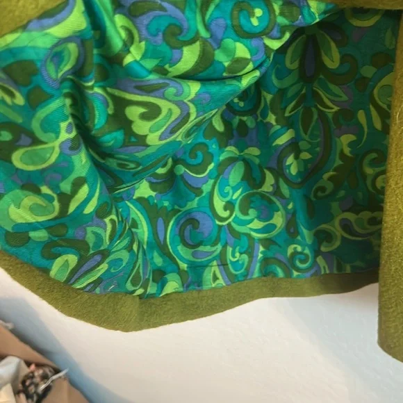 Vintage 1960s Dark Chartreuse Wool Coat Size Medium. - Picture 11 of 15